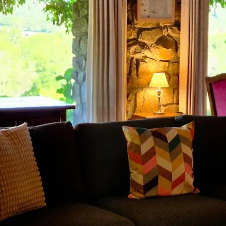 Maison Crouzande * Mazeyrat-d'Allier